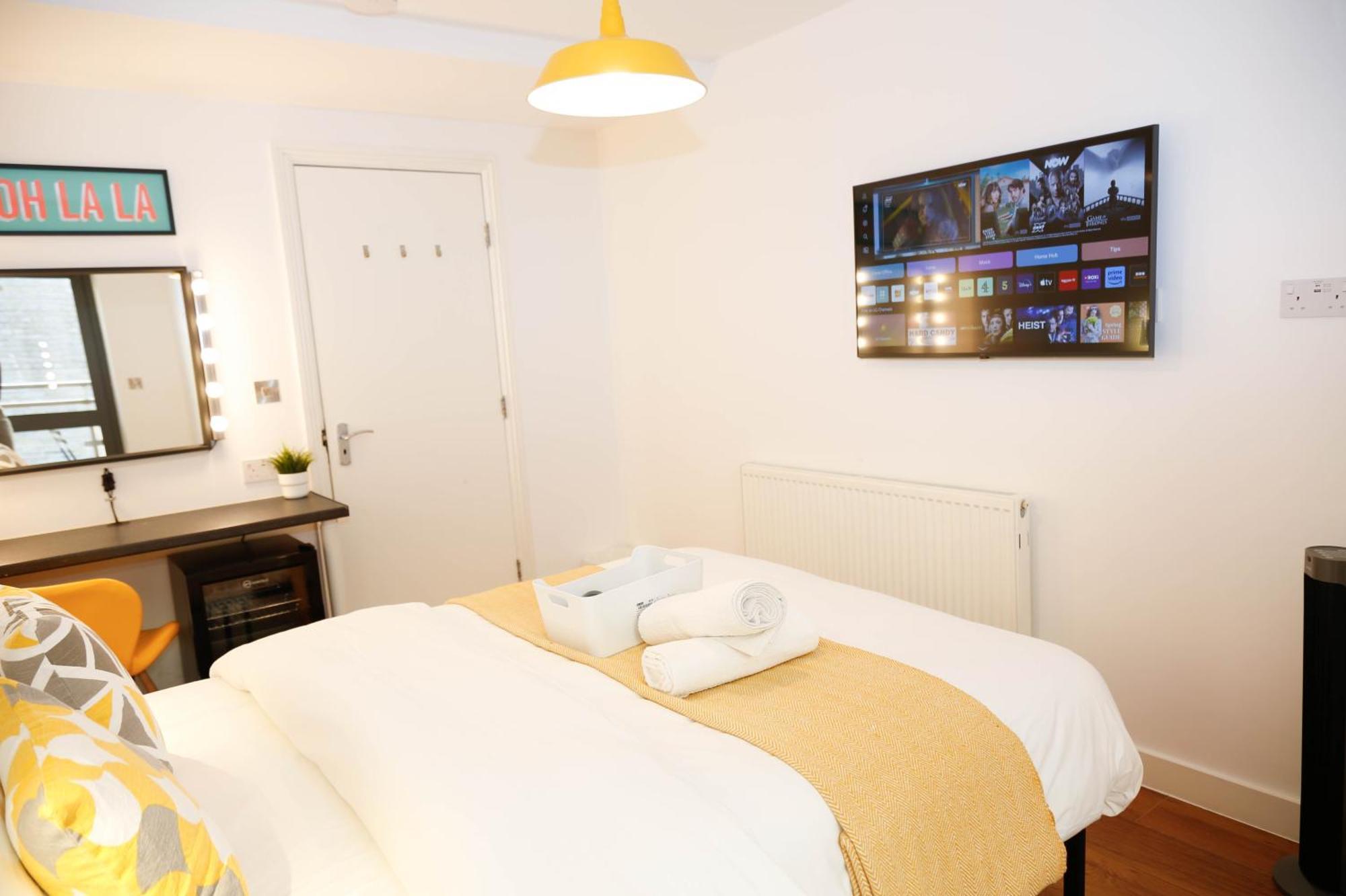 New Luxury Rooms In The Heart Of London Next To Shops, Cafes, Bars & Metro With Shared Bathrooms Londres Exterior foto