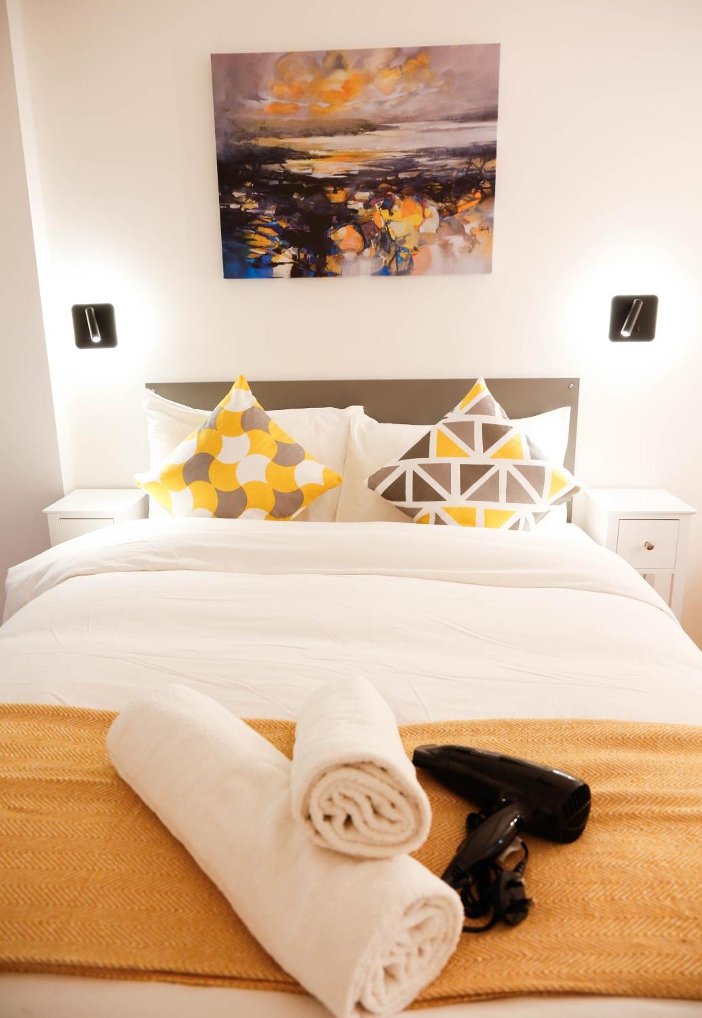 New Luxury Rooms In The Heart Of London Next To Shops, Cafes, Bars & Metro With Shared Bathrooms Londres Exterior foto