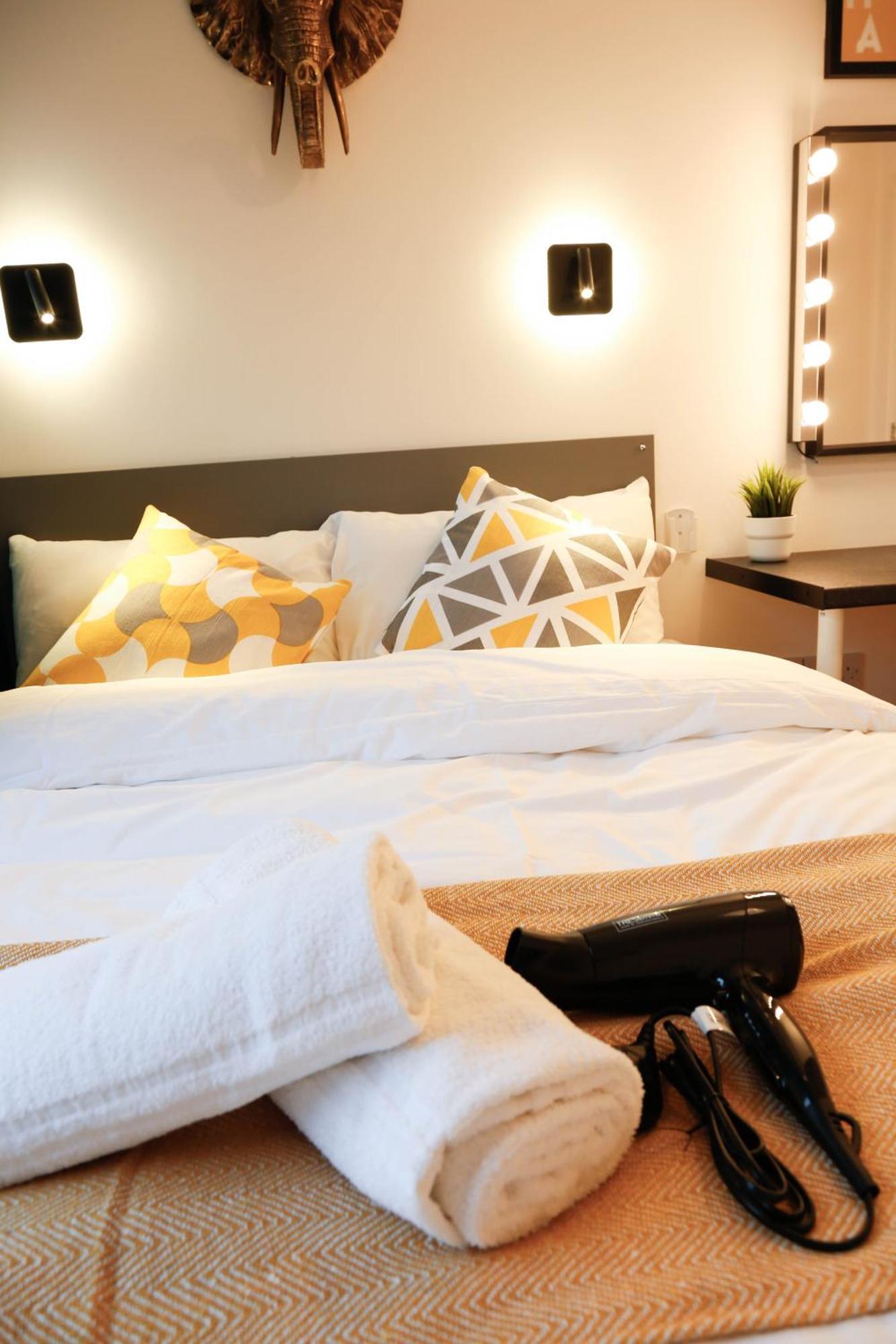 New Luxury Rooms In The Heart Of London Next To Shops, Cafes, Bars & Metro With Shared Bathrooms Londres Exterior foto