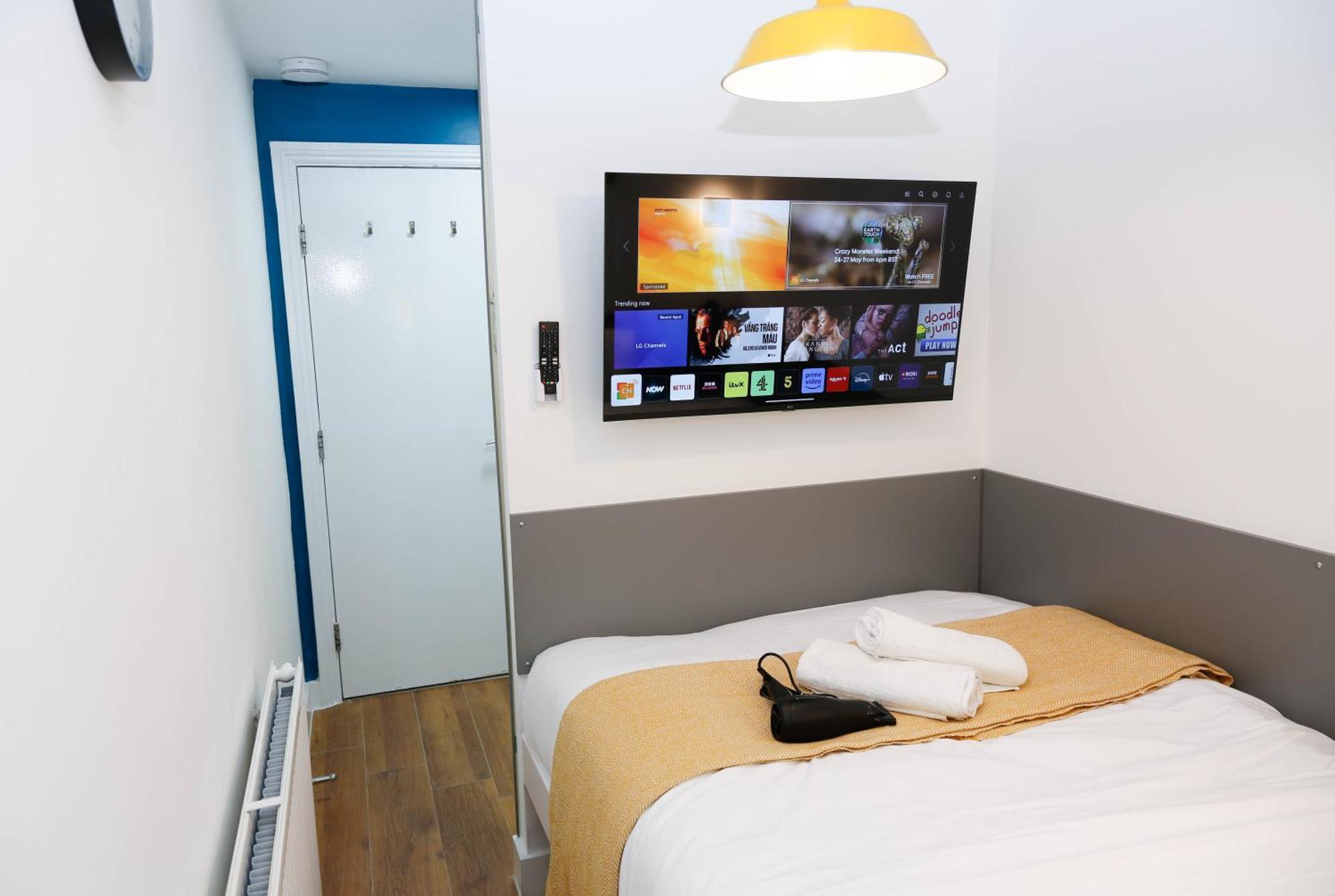 New Luxury Rooms In The Heart Of London Next To Shops, Cafes, Bars & Metro With Shared Bathrooms Londres Exterior foto