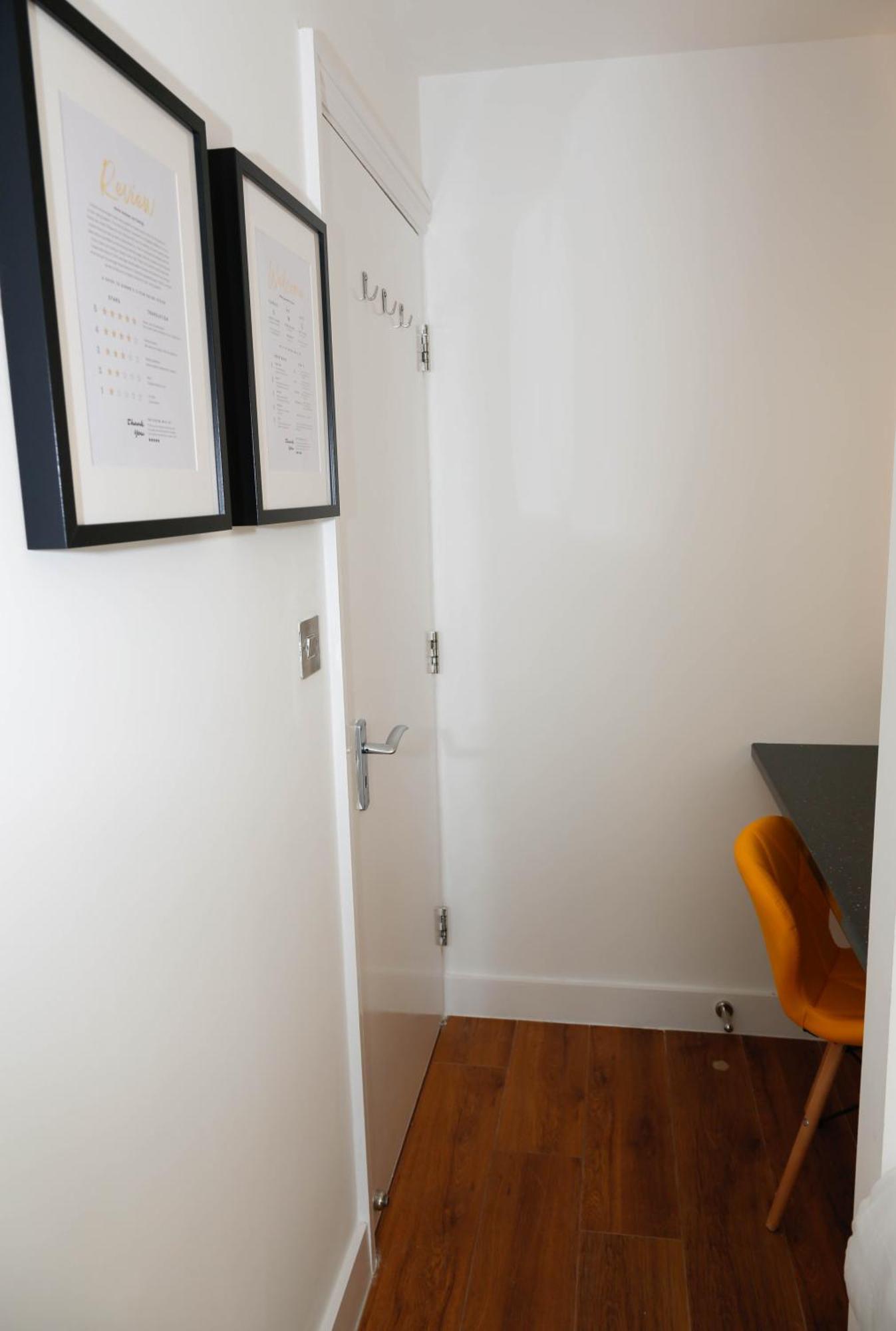 New Luxury Rooms In The Heart Of London Next To Shops, Cafes, Bars & Metro With Shared Bathrooms Londres Exterior foto
